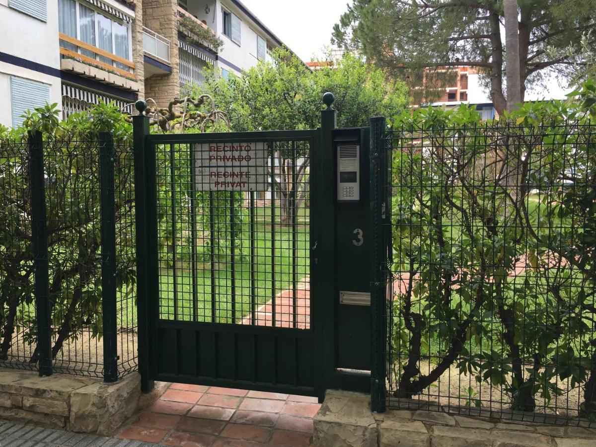 Book Ibiza Salou Apartman Kültér fotó